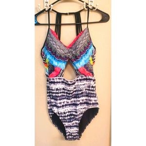 NWOT No Boundaries size M 7/9 Tie dye bathing suit